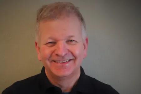 Headshot of Paul Barratt