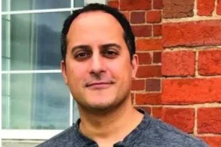 Headshot of Dr Sakib Burza