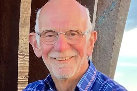 Headshot of Gordon Findlater