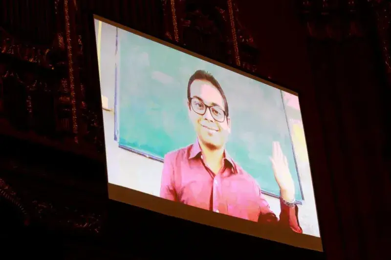 online student graduating virtually
