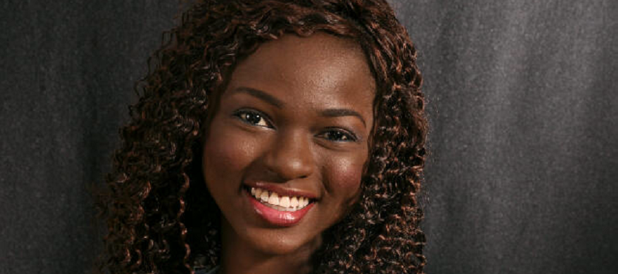 Kiki Oluwarore, student blogger